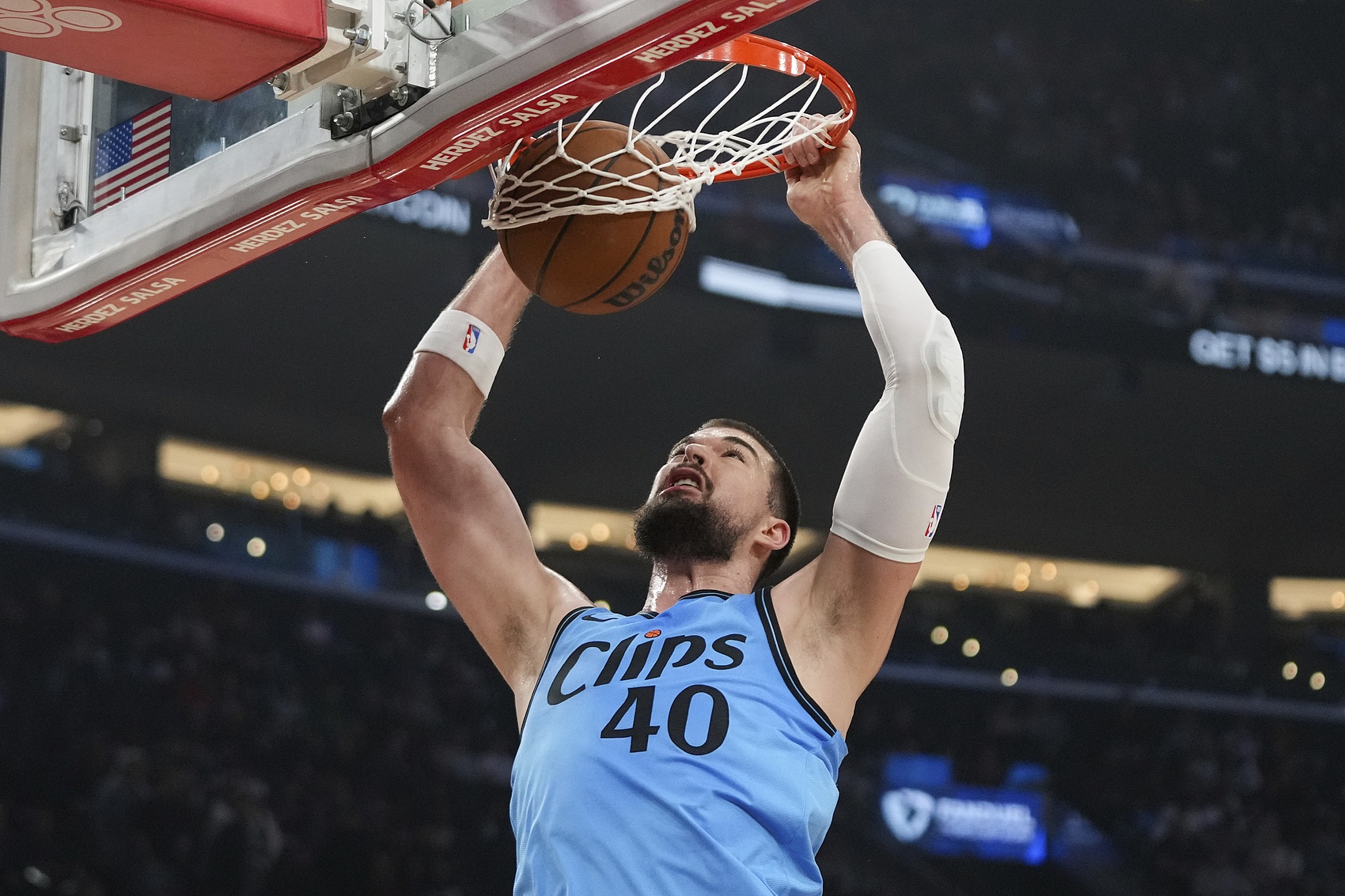 拼盡全力！祖巴茨過去4場場均24分11.8板2.3助 命中率69.8%